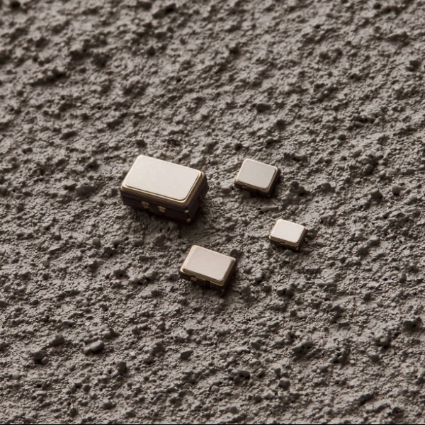 What are the main advantages of TCXO temperature-compensated crystal oscillators?cid=3