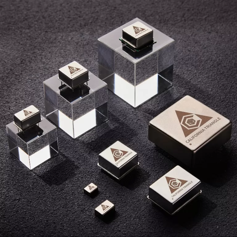 What are the specifications of oven-controlled crystal oscillators (OCXOs)?